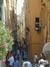 picture of a very narrow side stree in Monaco