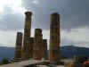 Delphi ruins Columns.jpg 